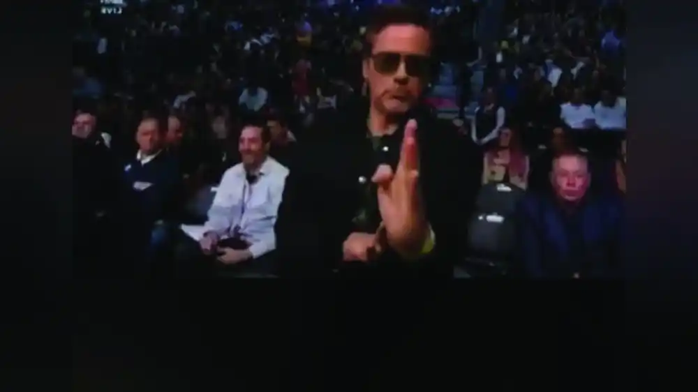 Robert Downey Jr. practices Wing Chun.